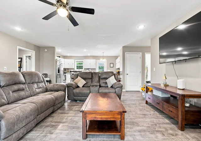 3rd image of 676 Parkway Dr, Smithville, TN 37166 | MLS# 3309184