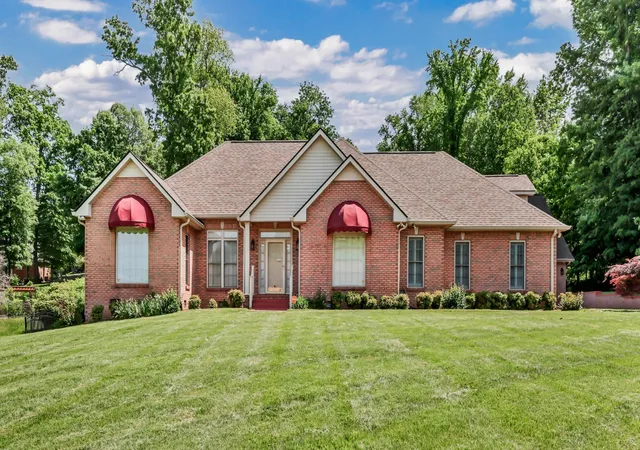 Photo 2 of Single family home for sale at 453 Stonemeadow Rd, Clarksville, TN 37043 | MLS# 3318920 | Listing updated on 2026-09-29