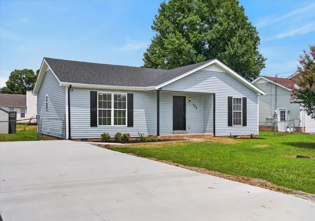 Photo 2 of Sale Pending at 529 Gainey Dr, Oak Grove, KY 42262 | MLS# 3311568 | Listing updated on 2026-08-30