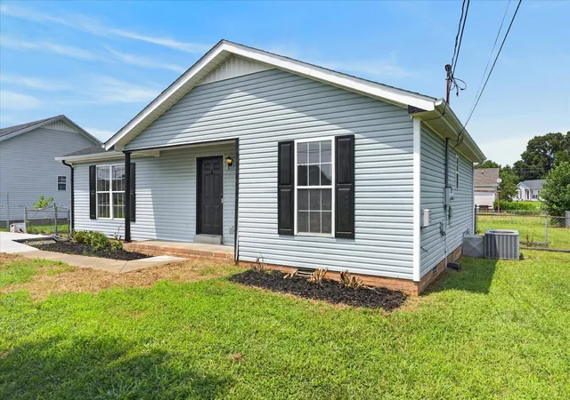 Photo 3 of Sale Pending at 529 Gainey Dr, Oak Grove, KY 42262 | MLS# 3311568 | Listing updated on 2026-08-30