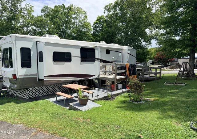 3rd image of 4229 E Parkway #071, Gatlinburg, TN 37738 | MLS# 3513029