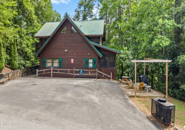 1st image of 2810 Ridge Creek Circle, Sevierville, TN 37876 | MLS# 3512829