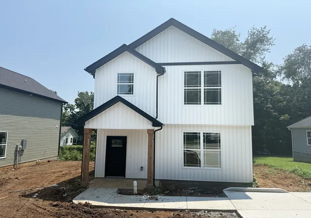 Photo 3 of Single family home for sale at 208 15th Avenue W, Springfield, TN 37172 | MLS# 3309210 | Listing updated on 2026-09-24