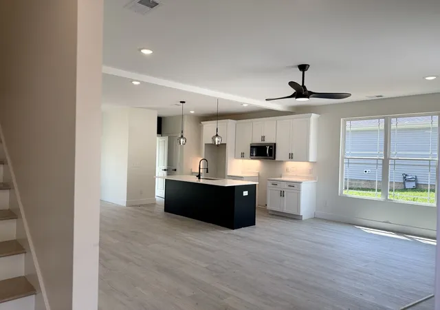Photo 3 of Single family home for sale at 208 15th Avenue W, Springfield, TN 37172 | MLS# 3309210 | Listing updated on 2026-09-24