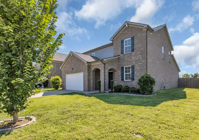 Photo 3 of Single family home for sale at 729 Amberton Dr, Smyrna, TN 37167 | MLS# 3309319 | Listing updated on 2026-08-30