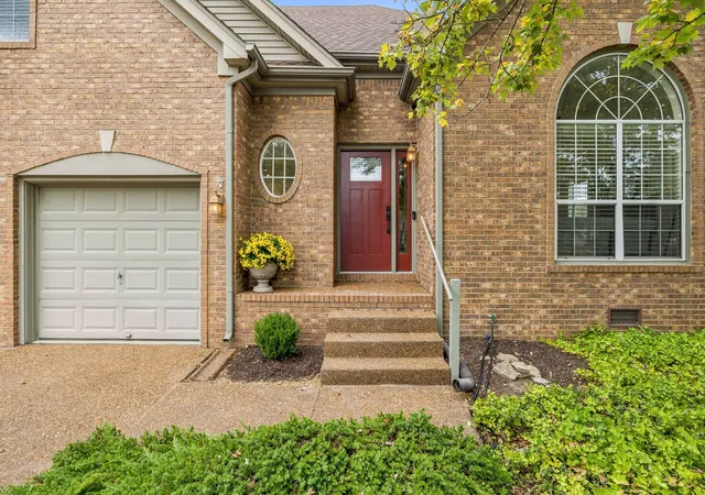Photo 2 of Single family home for sale at 420 Essex Park Cir, Franklin, TN 37069 | MLS# 3501206 | Listing updated on 2026-09-26