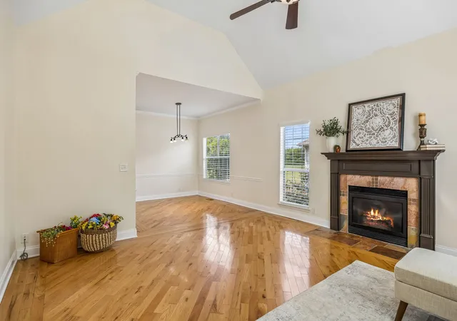 Photo 4 of Single family home for sale at 420 Essex Park Cir, Franklin, TN 37069 | MLS# 3501206 | Listing updated on 2026-09-26