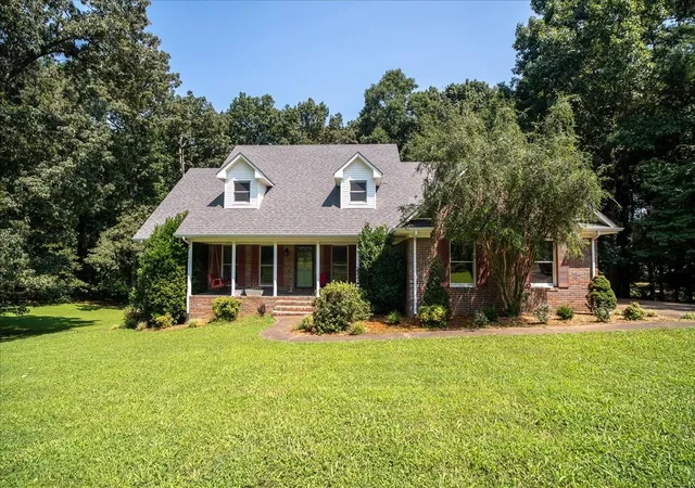 2nd image of 11 Ashley Ct, Lawrenceburg, TN 38464 | MLS# 3309343