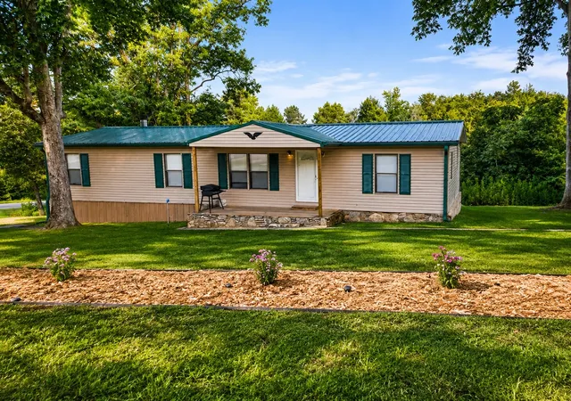 2nd image of 33 Lower Roans Creek Rd, Linden, TN 37096 | MLS# 3309443