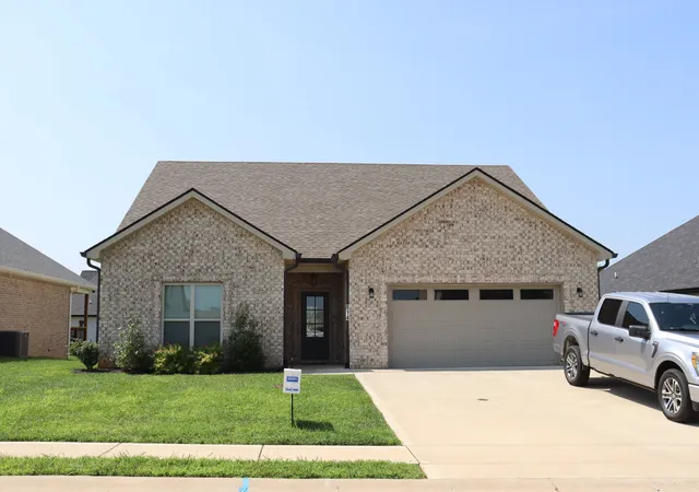 Photo 1 of Single family home for sale at 814 Willowicke Dr, Clarksville, TN 37043 | MLS# 3309399 | Listing updated on 2026-08-06