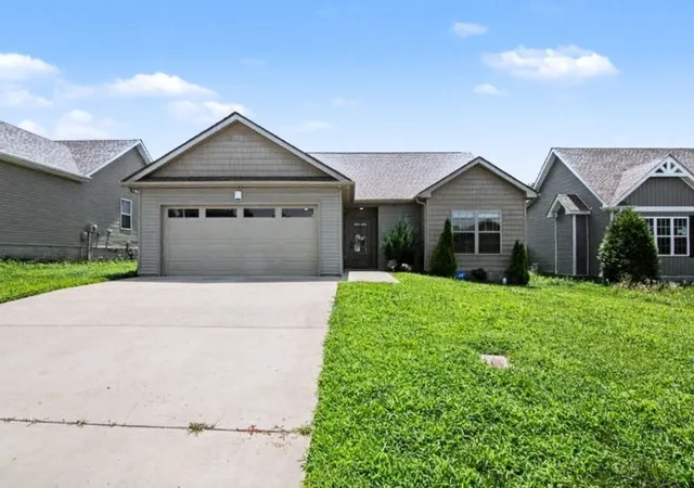 Photo 3 of Single family home for sale at 3031 Core Dr, Clarksville, TN 37040 | MLS# 3309325 | Listing updated on 2026-10-07