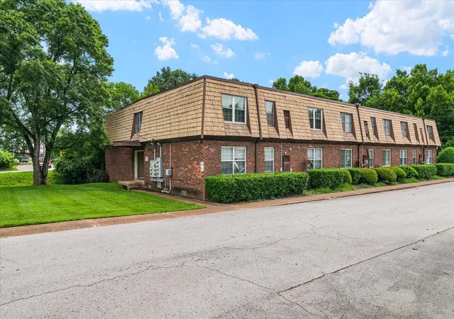 Photo 1 of Condo for sale at 441 Harding Pl #H7, Nashville, TN 37211 | MLS# 3314392 | Listing updated on 2026-09-22