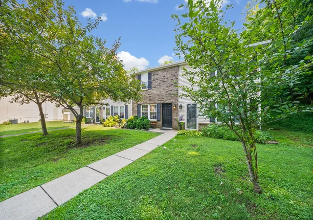 2nd image of 941 Kingsbury Dr #C, Clarksville, TN 37040 | MLS# 3314824
