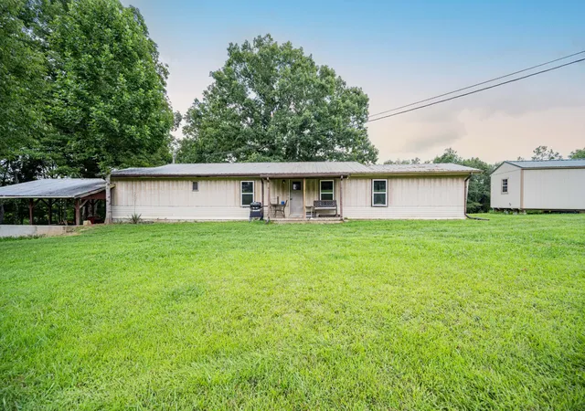 2nd image of 201 Victor Cabbage Rd, Hohenwald, TN 38462 | MLS# 3309469