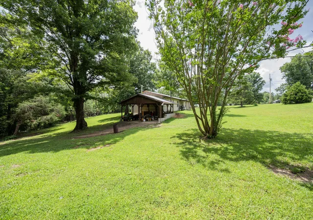 3rd image of 201 Victor Cabbage Rd, Hohenwald, TN 38462 | MLS# 3309469