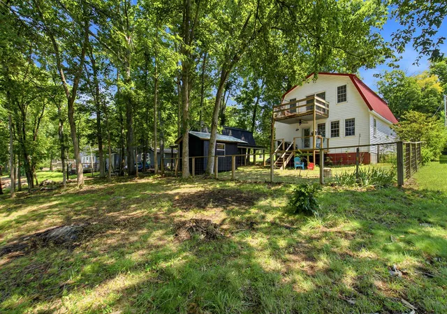 Photo 3 of Single family home for sale at 100 Breeze Inn Rd, Castalian Springs, TN 37031 | MLS# 3311648 | Listing updated on 2026-08-12