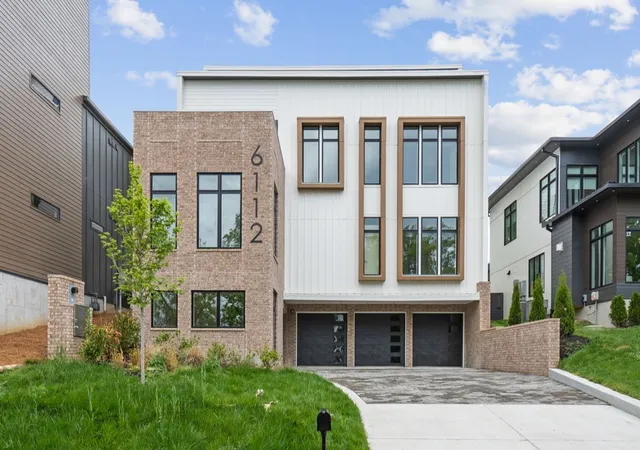 Photo 2 of Single family home for sale at 6112 Hill Cir Dr, Nashville, TN 37209 | MLS# 3336177 | Listing updated on 2026-08-09
