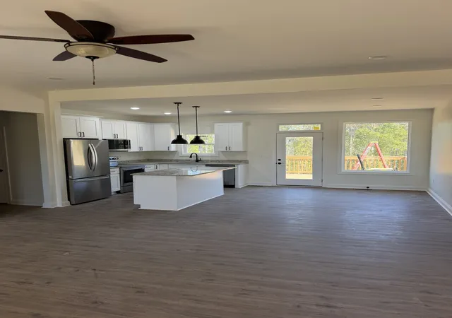 Photo 3 of Single family home for sale at 72 Ralph Travis Ln, Erin, TN 37061 | MLS# 3309441 | Listing updated on 2026-10-08