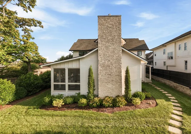 2nd image of 1207 Sweetbriar Avenue #A & B, Nashville, TN 37212 | MLS# 3320377