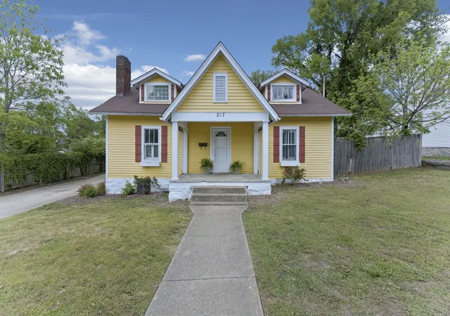 1st image of 217 College Ave E, Carthage, TN 37030 | MLS# 3311803