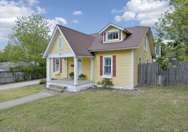 2nd image of 217 College Ave E, Carthage, TN 37030 | MLS# 3311803