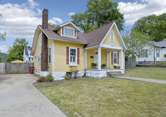 3rd image of 217 College Ave E, Carthage, TN 37030 | MLS# 3311803