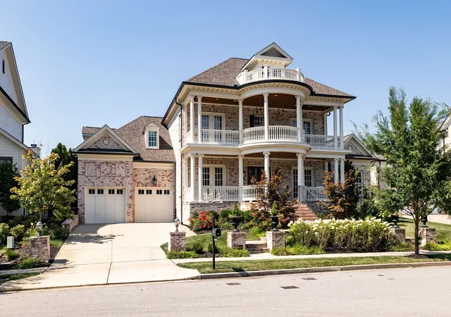 Photo 2 of Mansion for sale at 813 Stonewater Blvd, Franklin, TN 37064 | MLS# 3312611 | Listing updated on 2026-08-02