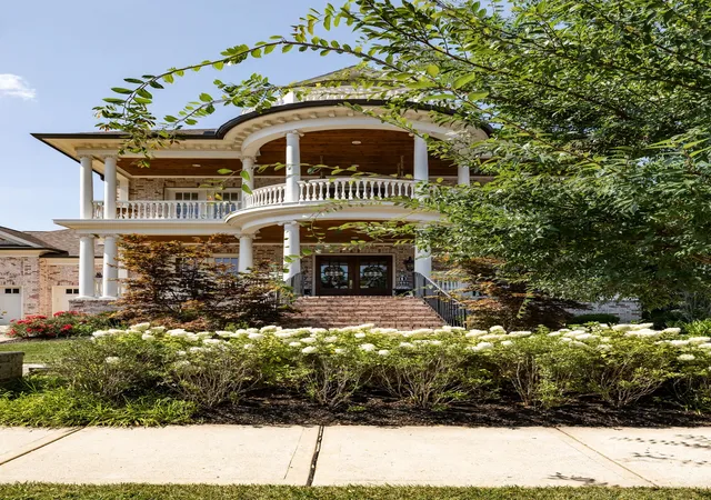 Photo 2 of Single family home for sale at 813 Stonewater Blvd, Franklin, TN 37064 | MLS# 3312611 | Listing updated on 2026-08-02