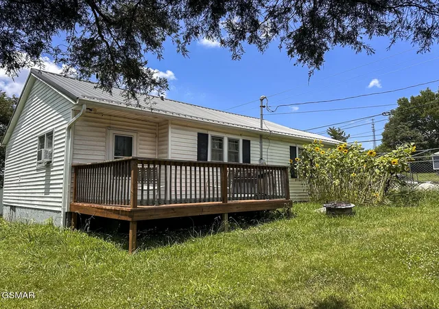 3rd image of 2105 Walnut Street, White Pine, TN 37890 | MLS# 3309961