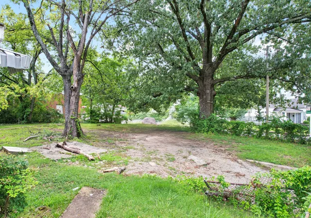 Photo 2 of Single family home for sale at 2002 Cleveland Ave, Chattanooga, TN 37404 | MLS# 3309508 | Listing updated on 2026-08-31