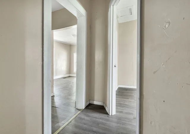 Photo 3 of Single family home for sale at 2002 Cleveland Ave, Chattanooga, TN 37404 | MLS# 3309508 | Listing updated on 2026-08-31