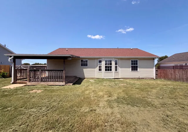 Photo 4 of Single family home for sale at 1046 Mile High Dr, Clarksville, TN 37042 | MLS# 3309491 | Listing updated on 2026-09-03