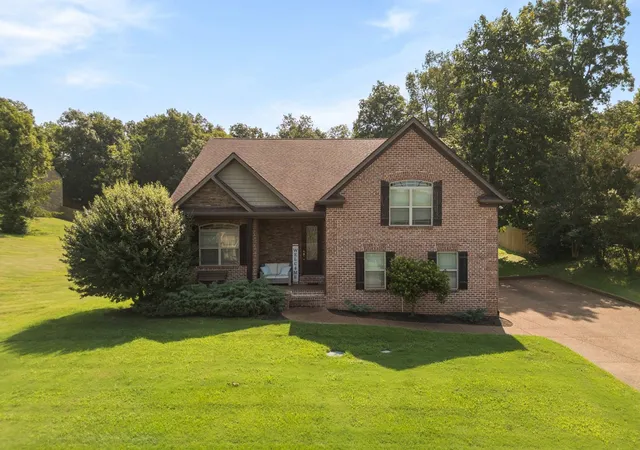 Photo 1 of Single family home for sale at 105 Hawthorne Vly, Mount Juliet, TN 37122 | MLS# 3508073 | Listing updated on 2026-10-02