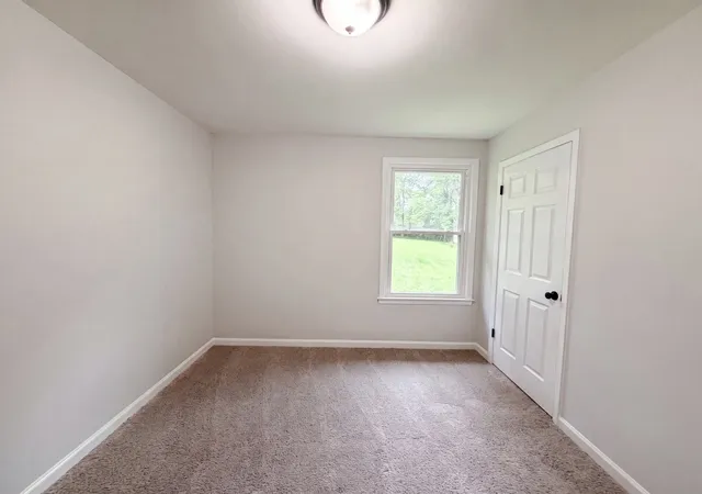 Photo 3 of Single family home for sale at 330 Harold Dr, Clarksville, TN 37040 | MLS# 3309515 | Listing updated on 2026-09-17