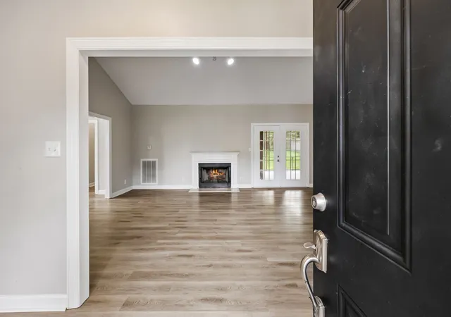 Photo 4 of Single family home for sale at 130 Devonshire Trl, Hendersonville, TN 37075 | MLS# 3311539 | Listing updated on 2026-10-08