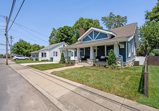 2nd image of 207 E Spring St, Lebanon, TN 37087 | MLS# 3312740