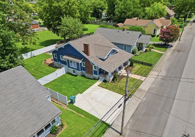 3rd image of 207 E Spring St, Lebanon, TN 37087 | MLS# 3312740