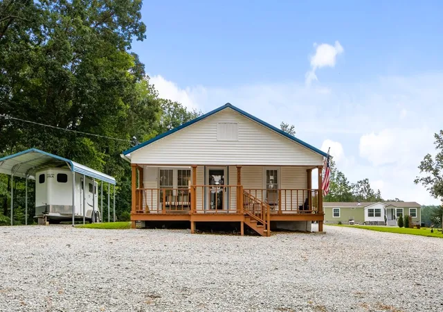 4th image of 6432 Divider Natchez Trace Rd, Camden, TN 38320 | MLS# 3319755