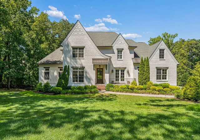 Photo 1 of Mansion for sale at 6732 Darden Pl, Nashville, TN 37205 | MLS# 3528218 | Listing updated on 2026-09-06