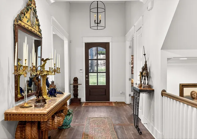 Photo 4 of Single family home for sale at 6732 Darden Pl, Nashville, TN 37205 | MLS# 3528218 | Listing updated on 2026-09-06