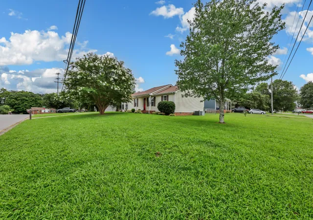 Photo 4 of Single family home for sale at 3200 N Senseney Cir, Clarksville, TN 37042 | MLS# 3312368 | Listing updated on 2026-10-29