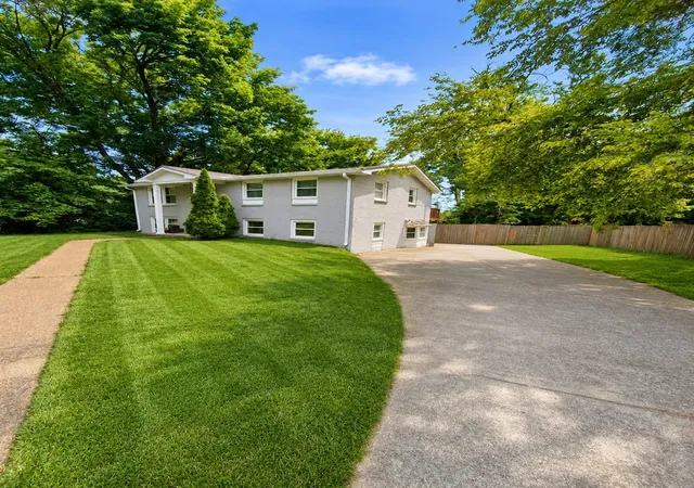 1st image of 102 Moyna Dr, Hendersonville, TN 37075 | MLS# 3499838