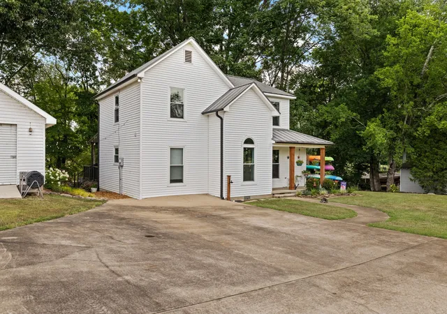 Photo 3 of Single family home for sale at 385 County Rd 416, Killen, AL 35645 | MLS# 3333911 | Listing updated on 2026-08-06