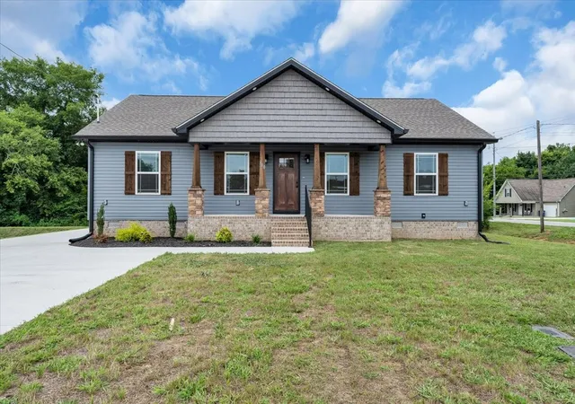 Photo 2 of Single family home for sale at 100 Demombreum Cir, Shelbyville, TN 37160 | MLS# 3311804 | Listing updated on 2026-07-31