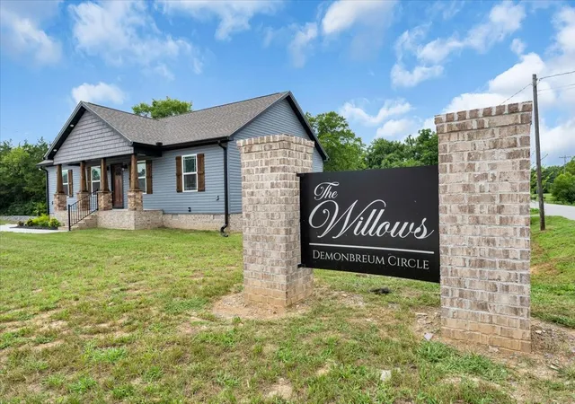 Photo 4 of Single family home for sale at 100 Demombreum Cir, Shelbyville, TN 37160 | MLS# 3311804 | Listing updated on 2026-07-31