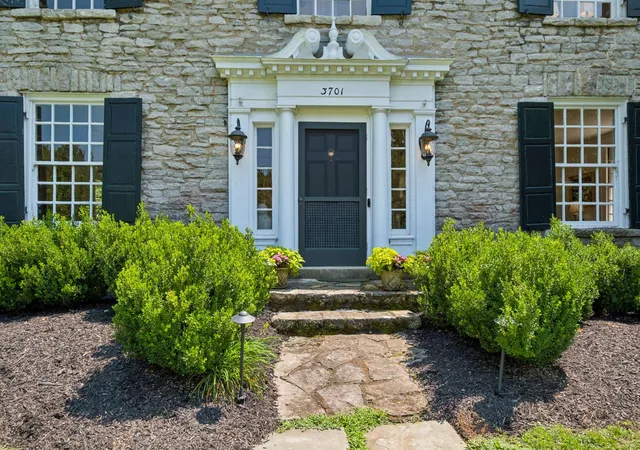 Photo 2 of Sale Pending at 3701 Whitland Ave, Nashville, TN 37205 | MLS# 3618958 | Listing updated on 2026-10-30