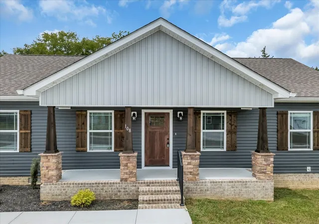 Photo 2 of Single family home for sale at 108 Demombreum Cir, Shelbyville, TN 37160 | MLS# 3311805 | Listing updated on 2026-07-31