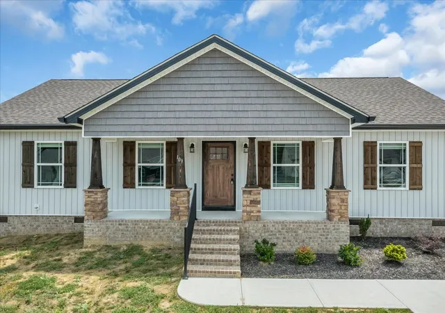 Photo 2 of Single family home for sale at 109 Demombreum Cir, Shelbyville, TN 37160 | MLS# 3311807 | Listing updated on 2026-07-31