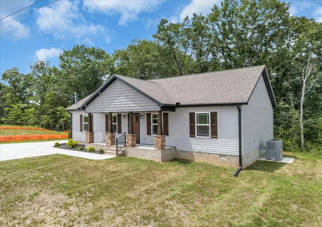 Photo 1 of Single family home for sale at 112 Demombreum Cir, Shelbyville, TN 37160 | MLS# 3311809 | Listing updated on 2026-07-31