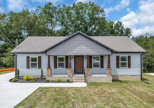 Photo 3 of Single family home for sale at 112 Demombreum Cir, Shelbyville, TN 37160 | MLS# 3311809 | Listing updated on 2026-07-31